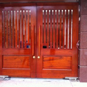 Mẫu cửa cổng gỗ tự động 03